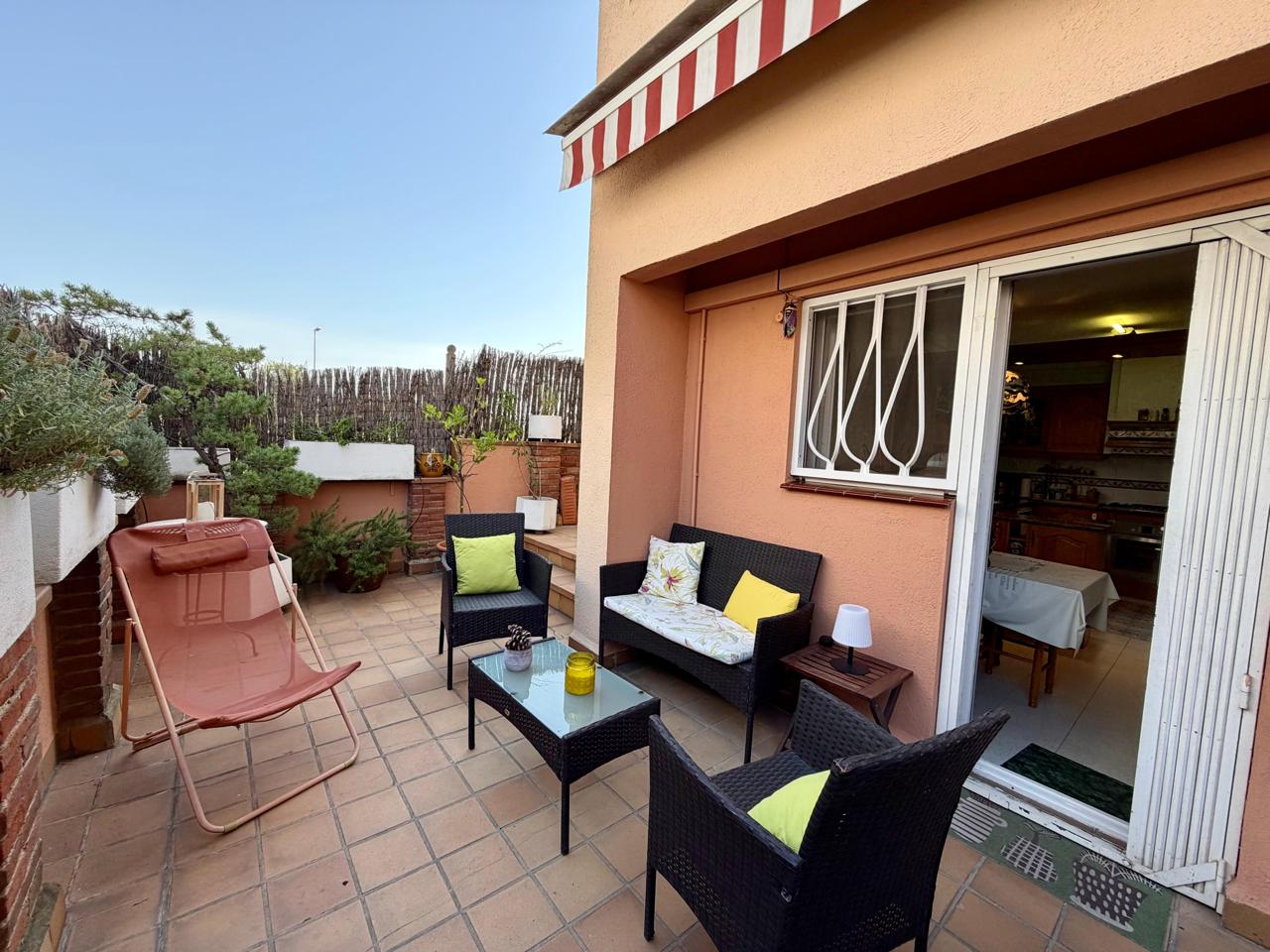 casa--chalet en montcada-i-reixac · montcada-centro 690000€