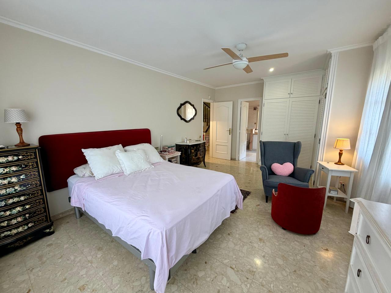 casa--chalet en montcada-i-reixac · montcada-centro 690000€