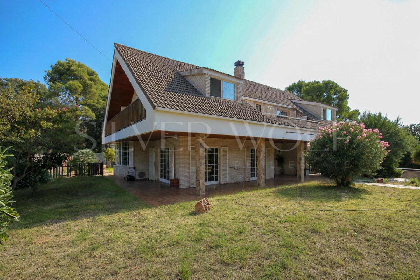 Casa / chalet en Segona Avinguda, Torrelles de Llobregat, Barcelona de 371 m2