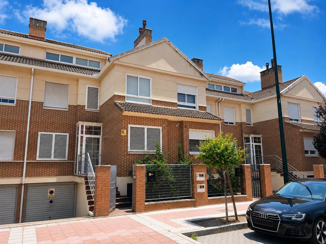Casa / chalet en Calle Tierra de Arévalo, Valladolid, Valladolid de 220 m2