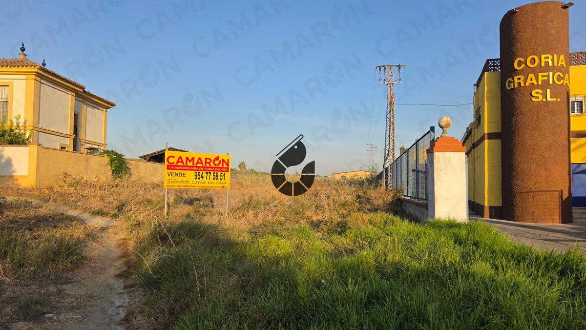 Terreno en venta en Palomares del Río de 1900 m2 REF:04351