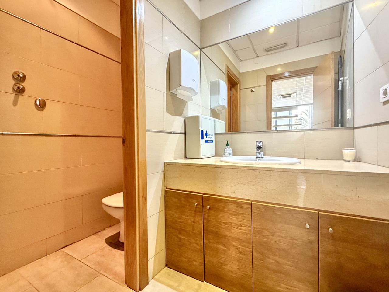 oficina en santa-cruz-de-tenerife · paseo-milicias-de-garachico-38002 300000€