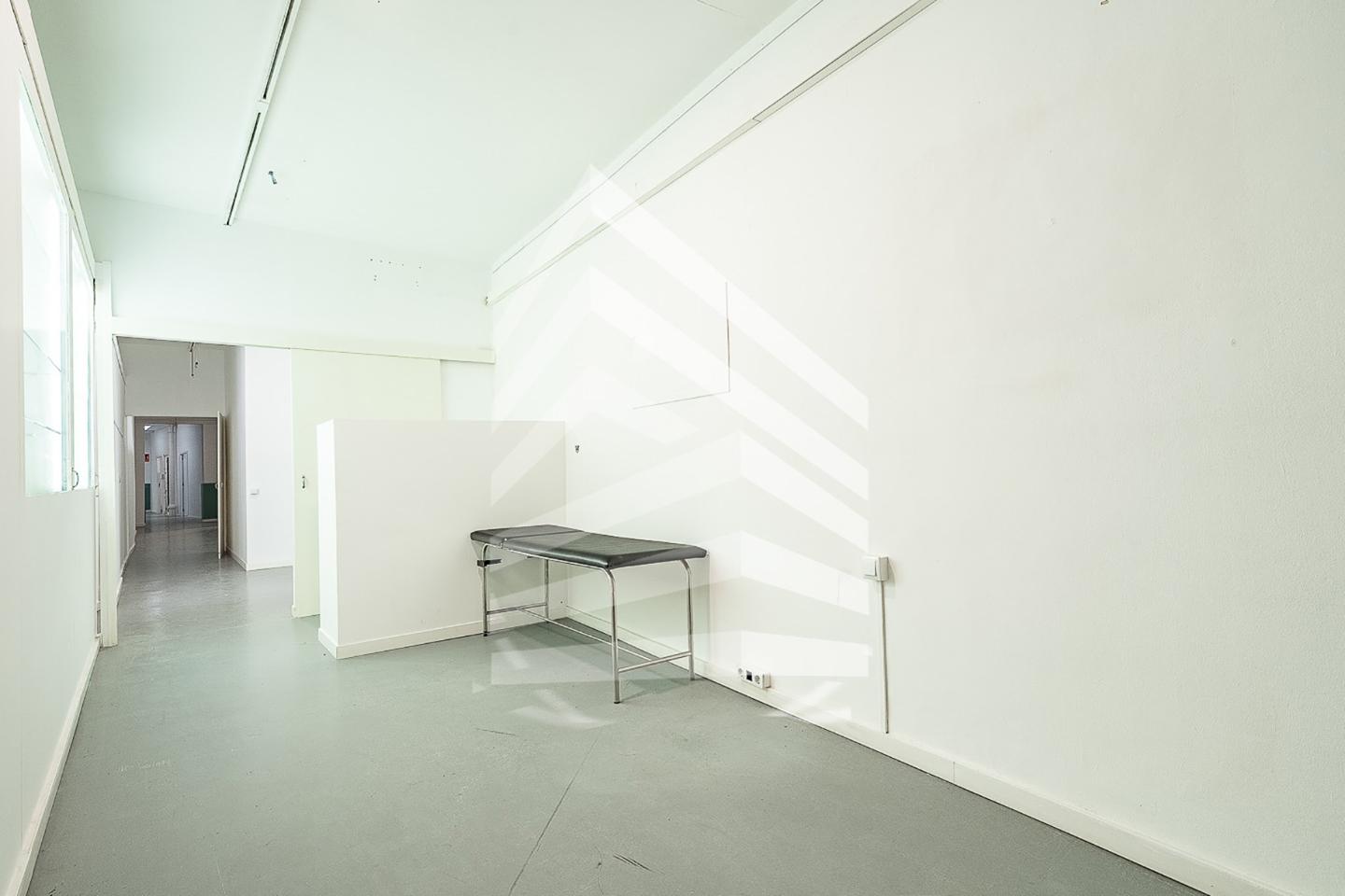 locales-comerciales en barcelona · placa-del-doctor-letamendi-08004 2498€