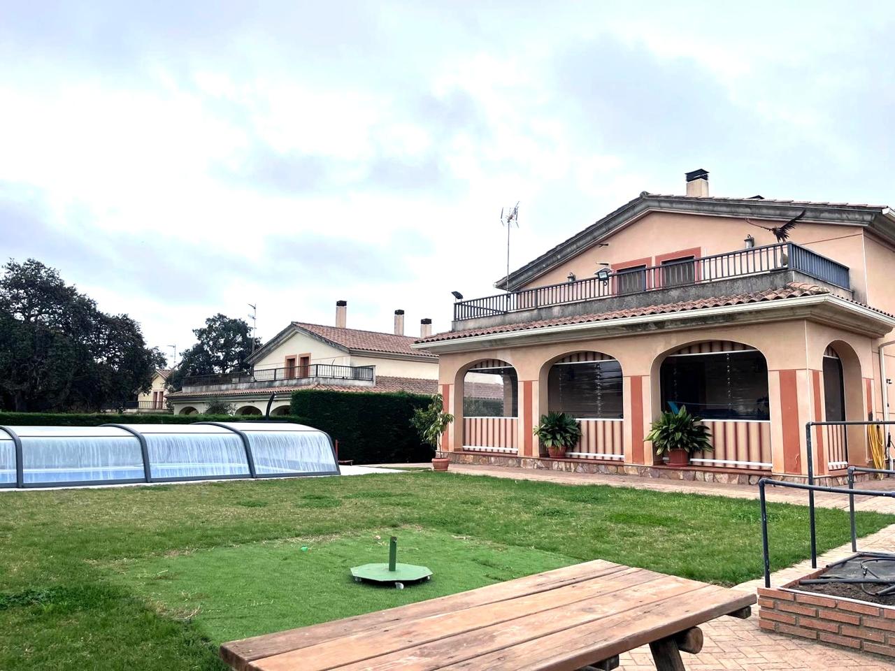Casa / chalet en Parraluz, Santibáñez el Alto, Cáceres de 244 m2