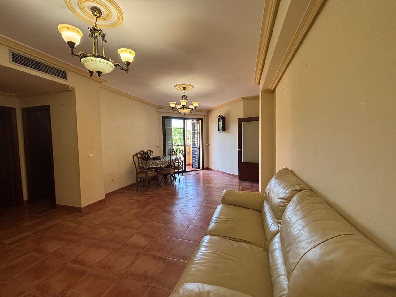 Flat in Dos Hermanas, Sevilla of 100 m2