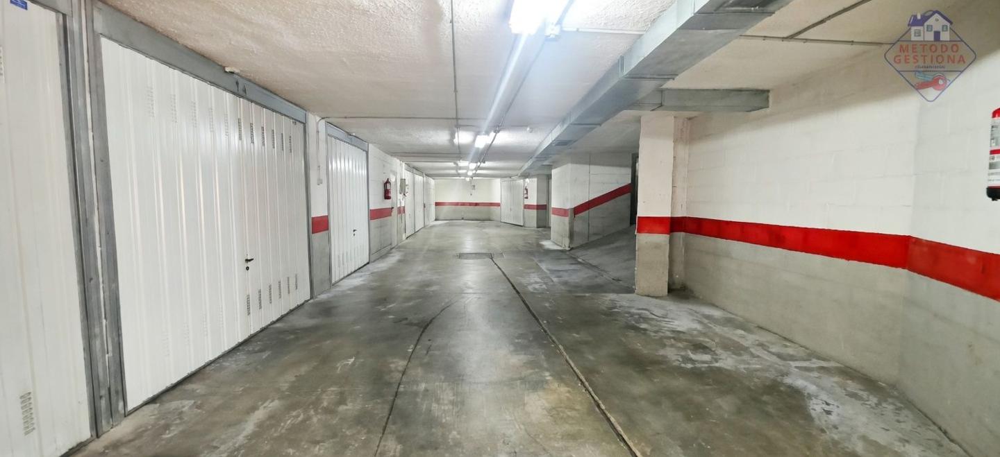 Plaza de parking en Calle José Posada Herrera 18, Torrelavega, Cantabria de 21 m2