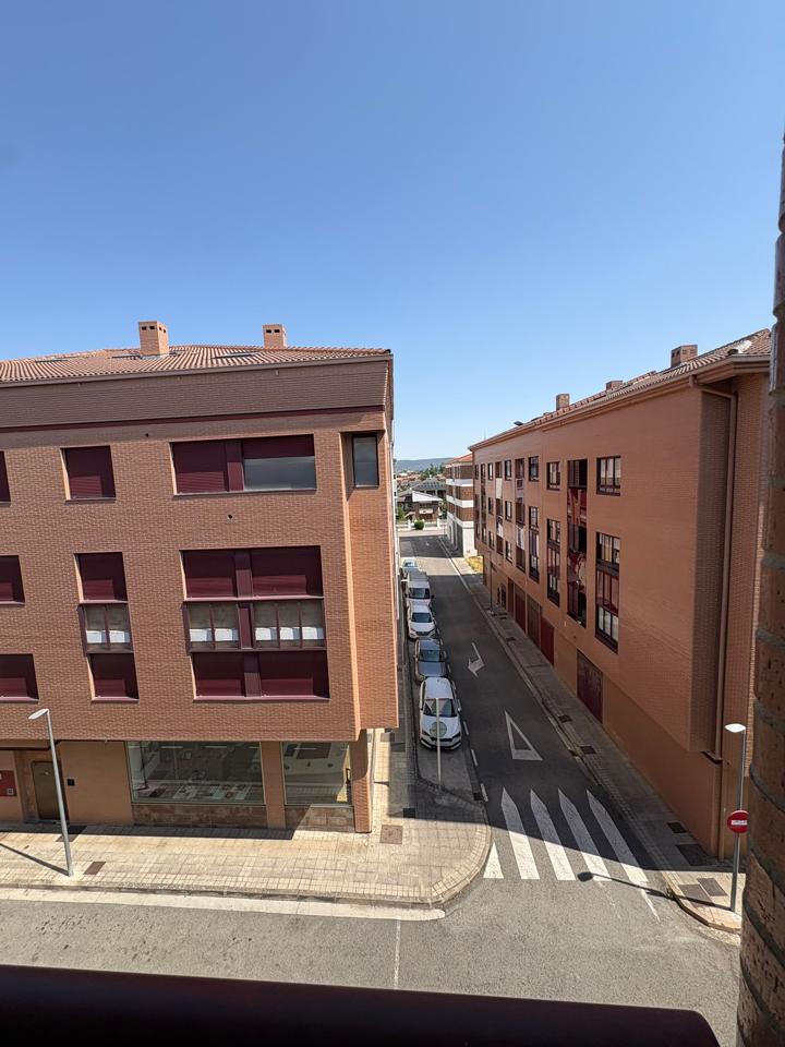 Flat in Plaza los Pradillos, Medina de Pomar, Burgos of 112 m2