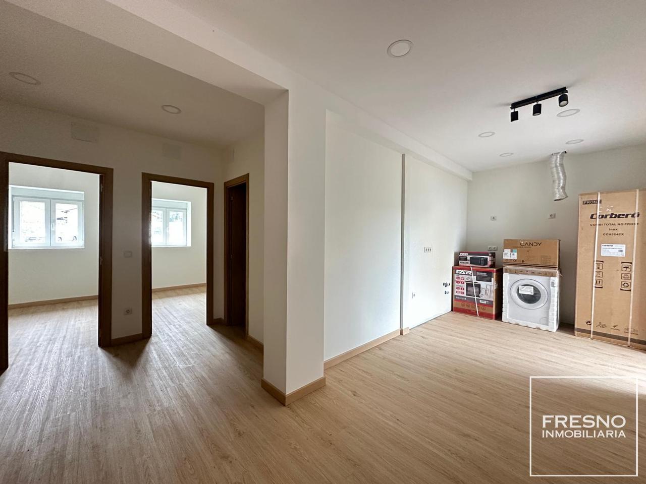 Local en Avenida Solvay, Barreda, Cantabria de 64 m2