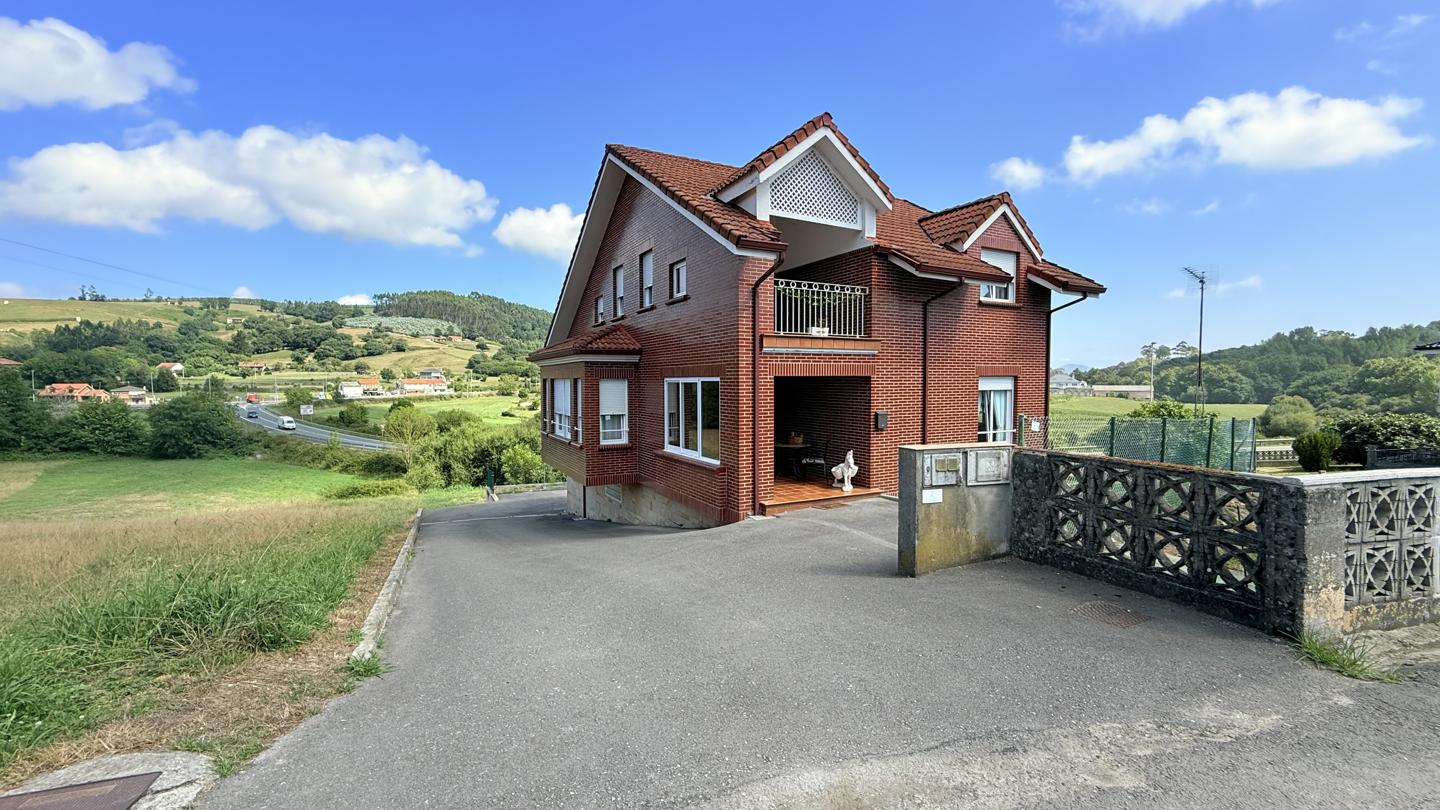 Casa / chalet en Bárcena de Cicero, Cantabria de 286 m2