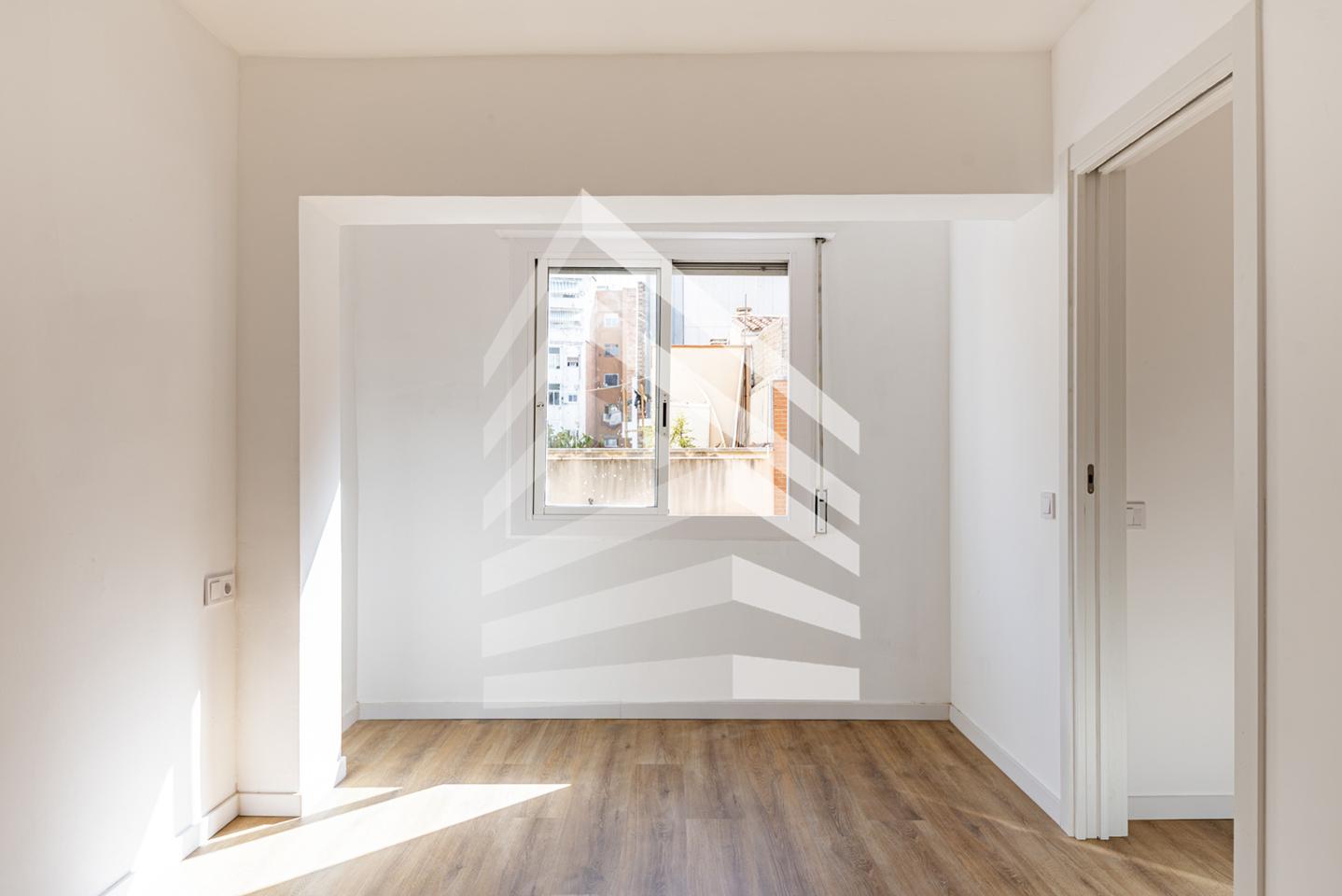 pisos en barcelona · carrer-del-rossello-08903 215000€
