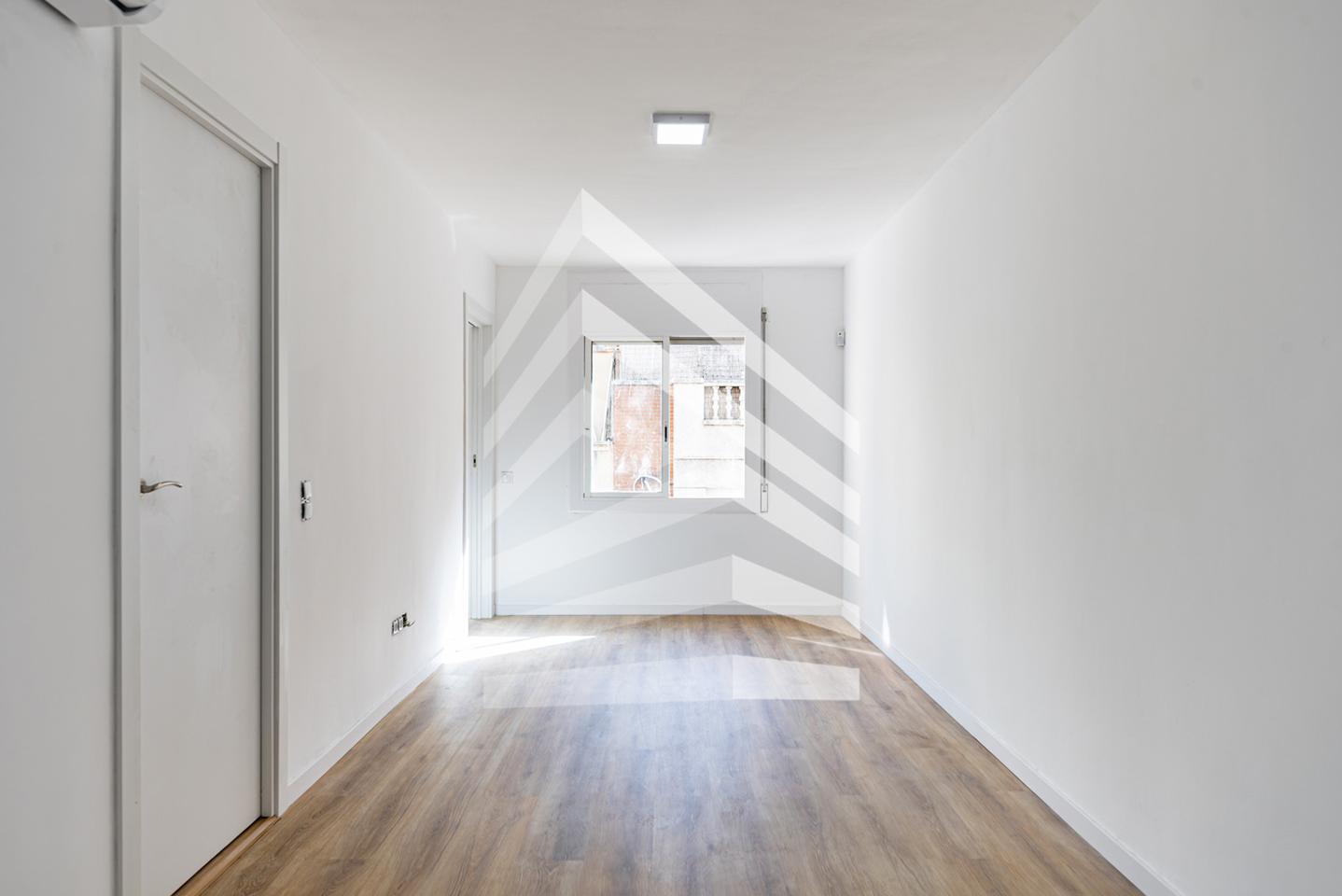 pisos en barcelona · carrer-del-rossello-08903 215000€