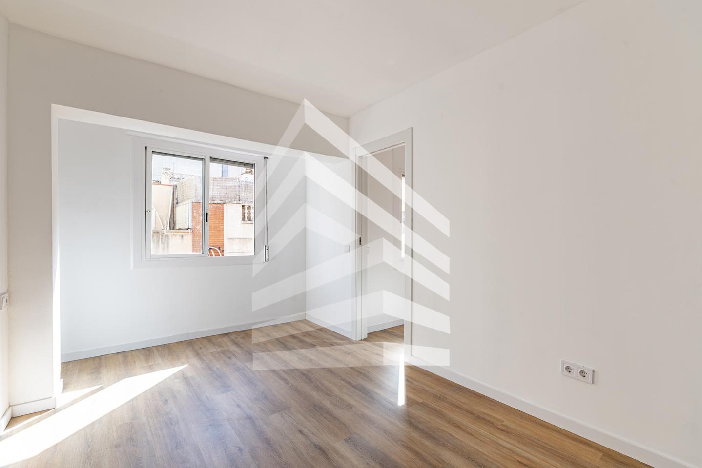 pisos en barcelona · carrer-del-rossello-08903 215000€