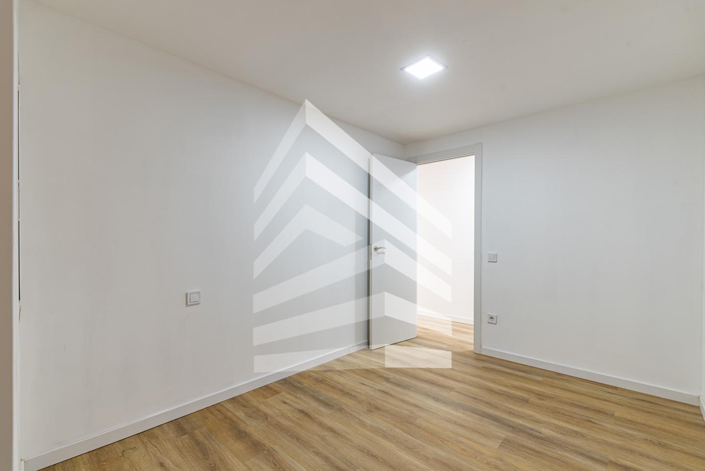 pisos en barcelona · carrer-del-rossello-08903 215000€