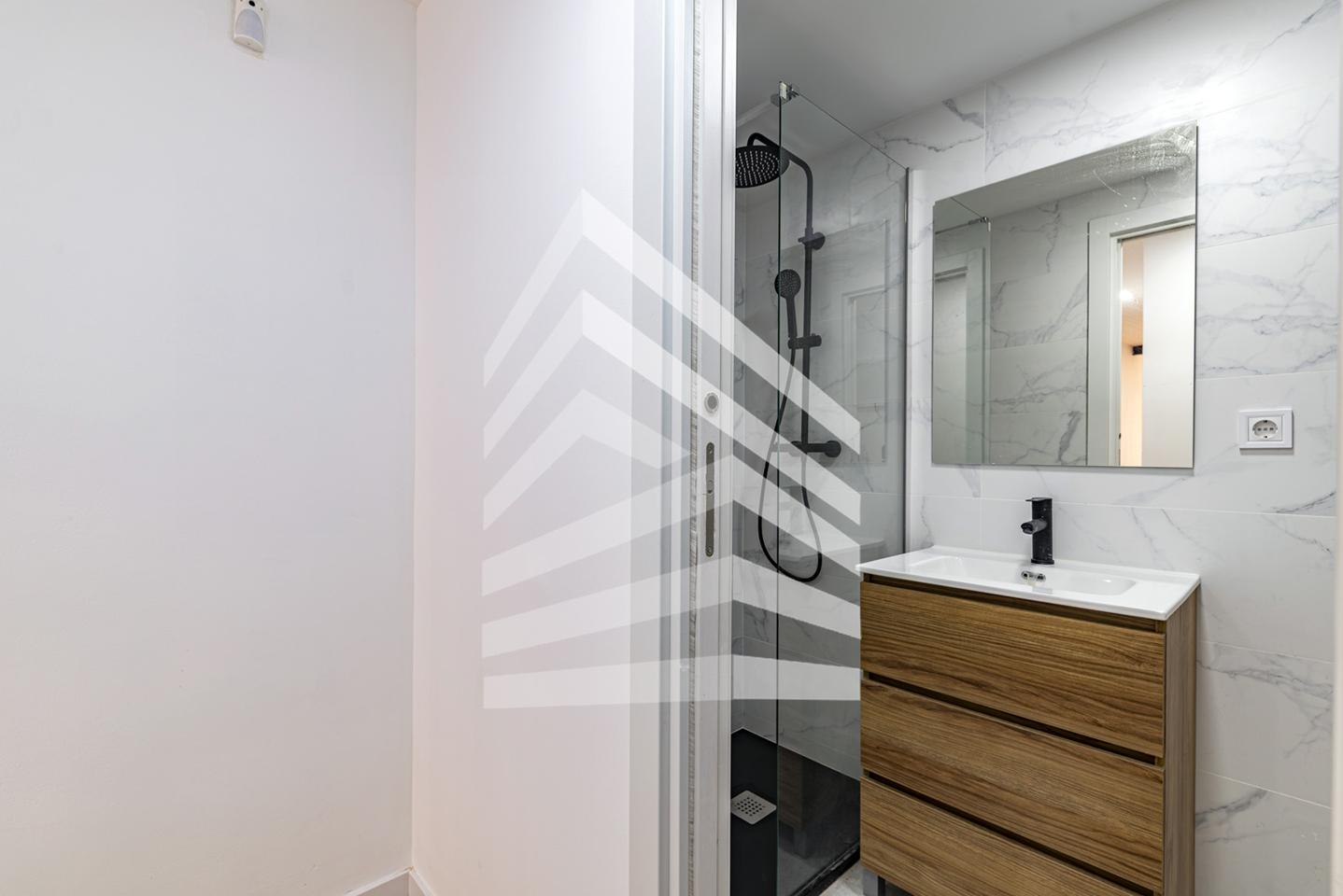pisos en barcelona · carrer-del-rossello-08903 215000€