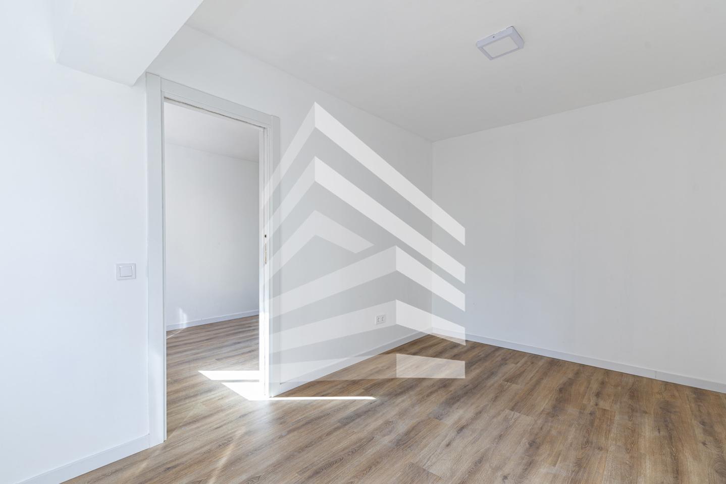 pisos en barcelona · carrer-del-rossello-08903 215000€