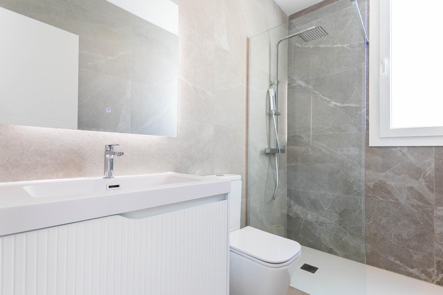 Contemporary 3 Bed Detached Villa With Pool
