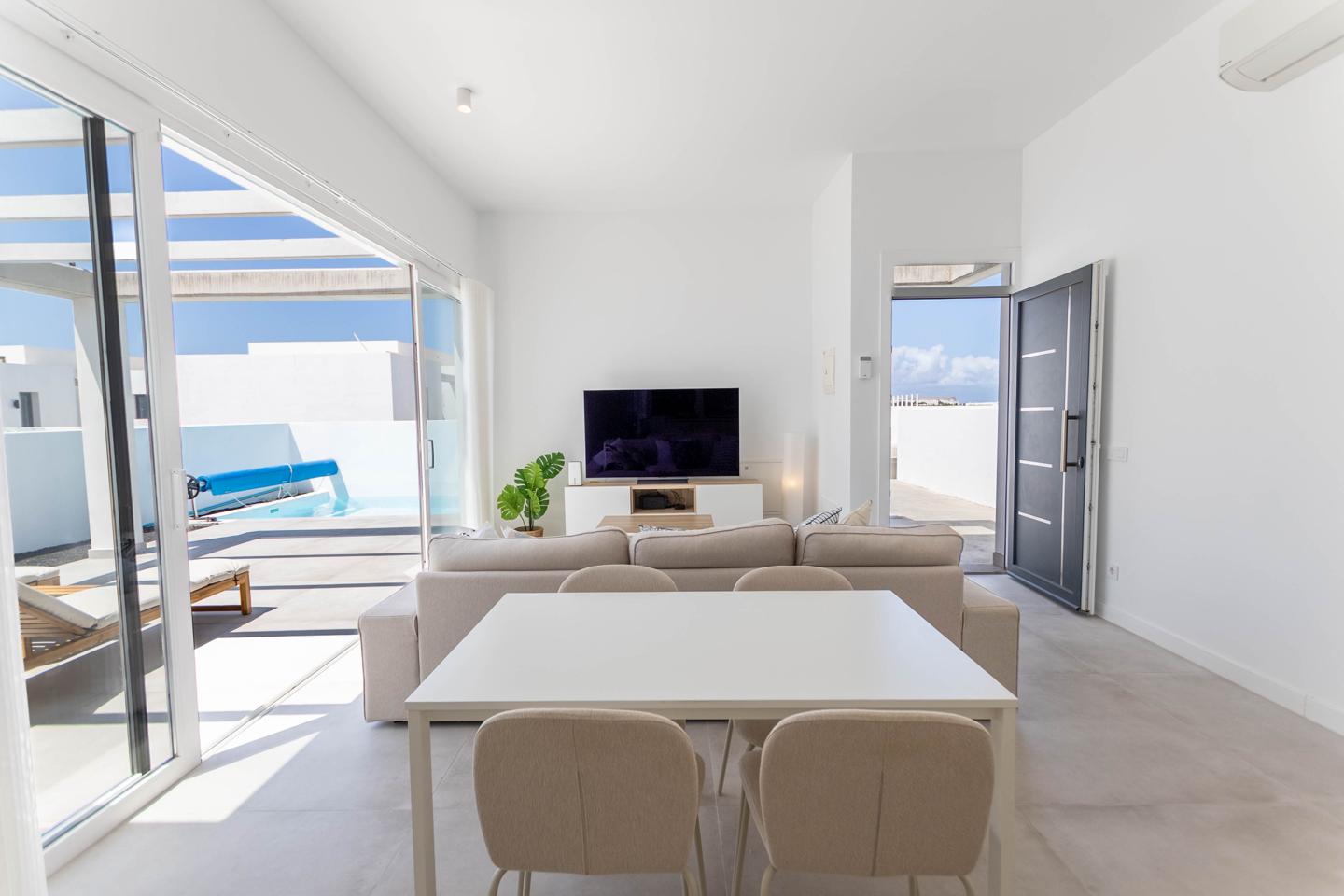 Contemporary 3 Bed Detached Villa With Pool