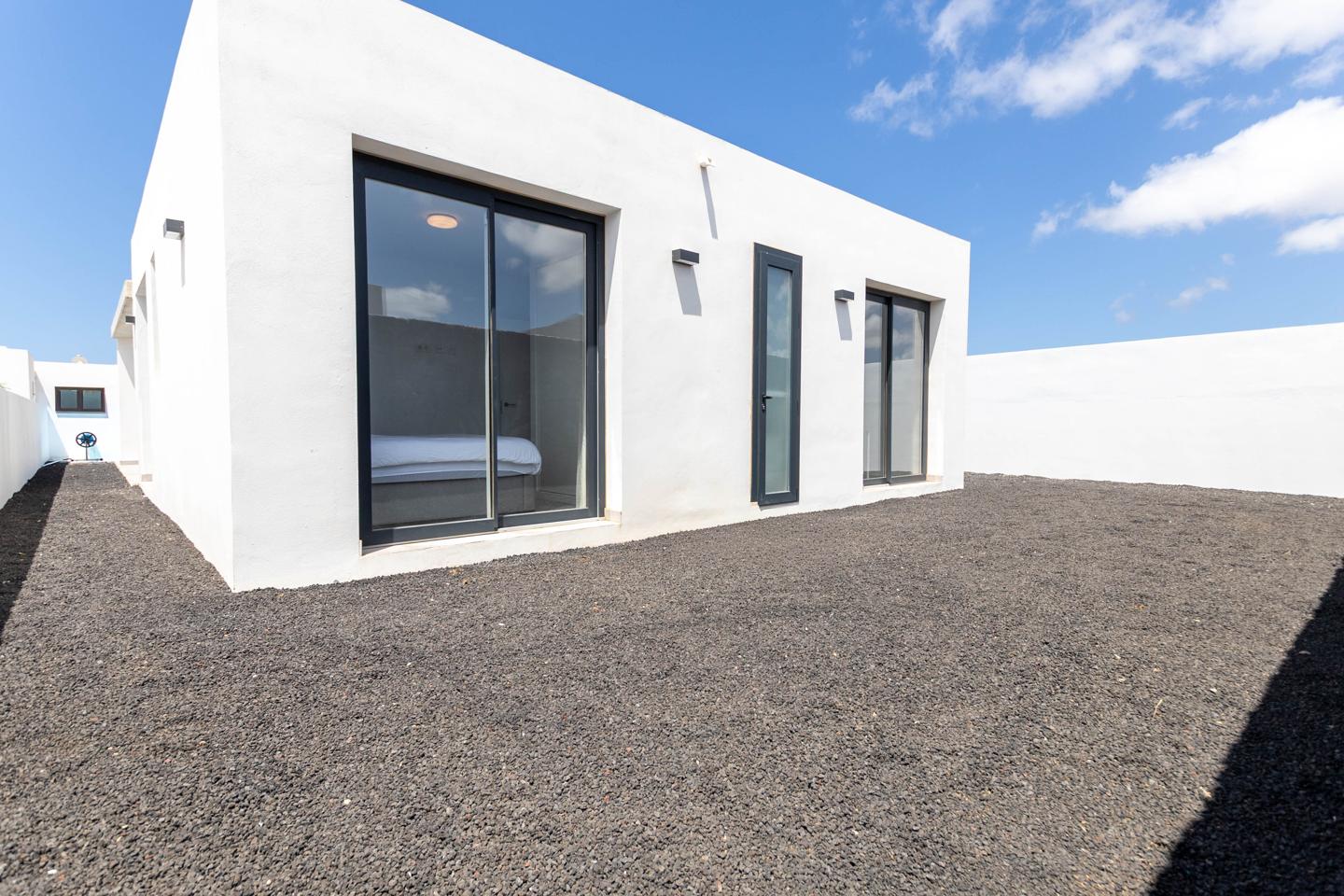 Contemporary 3 Bed Detached Villa With Pool