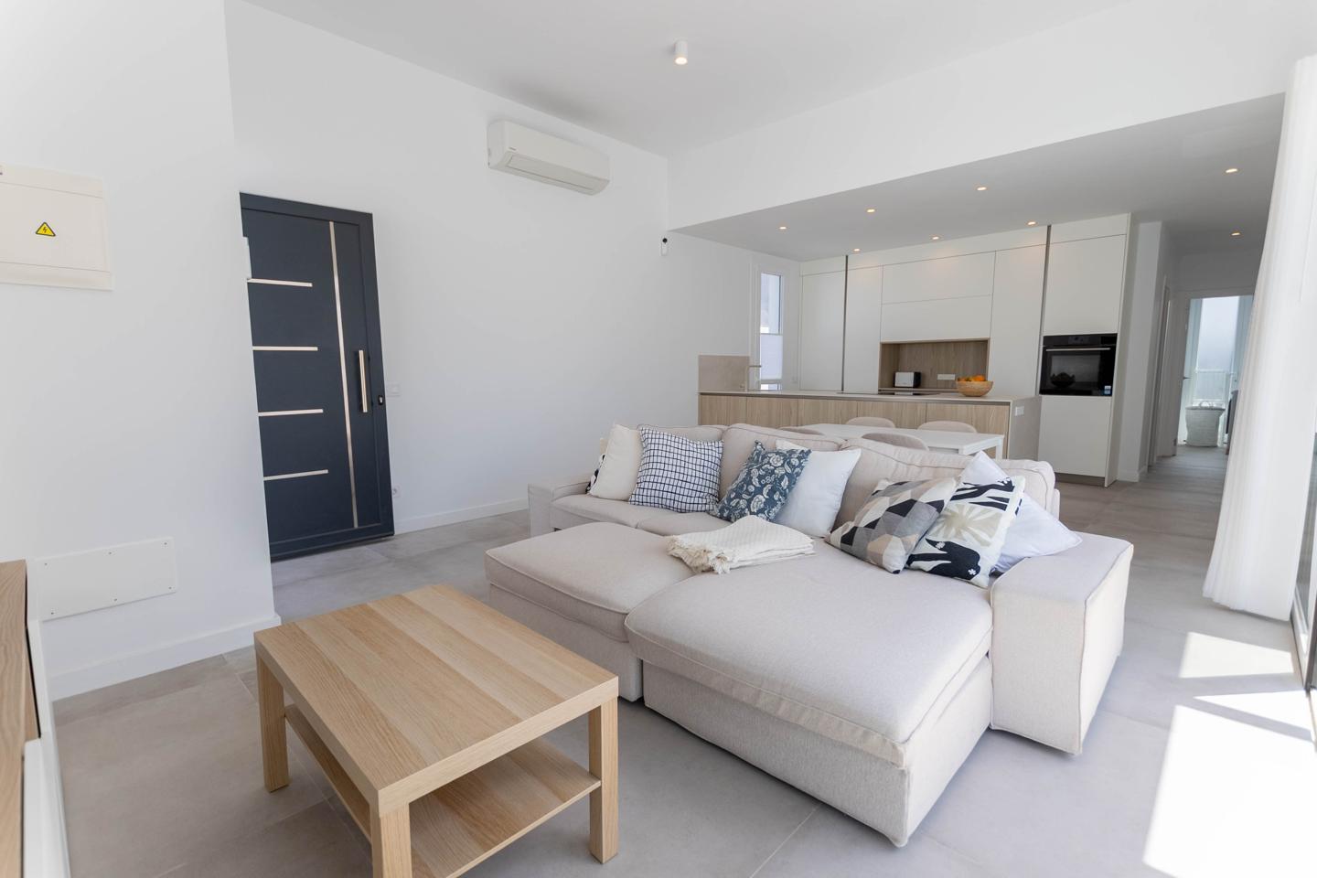 Contemporary 3 Bed Detached Villa With Pool