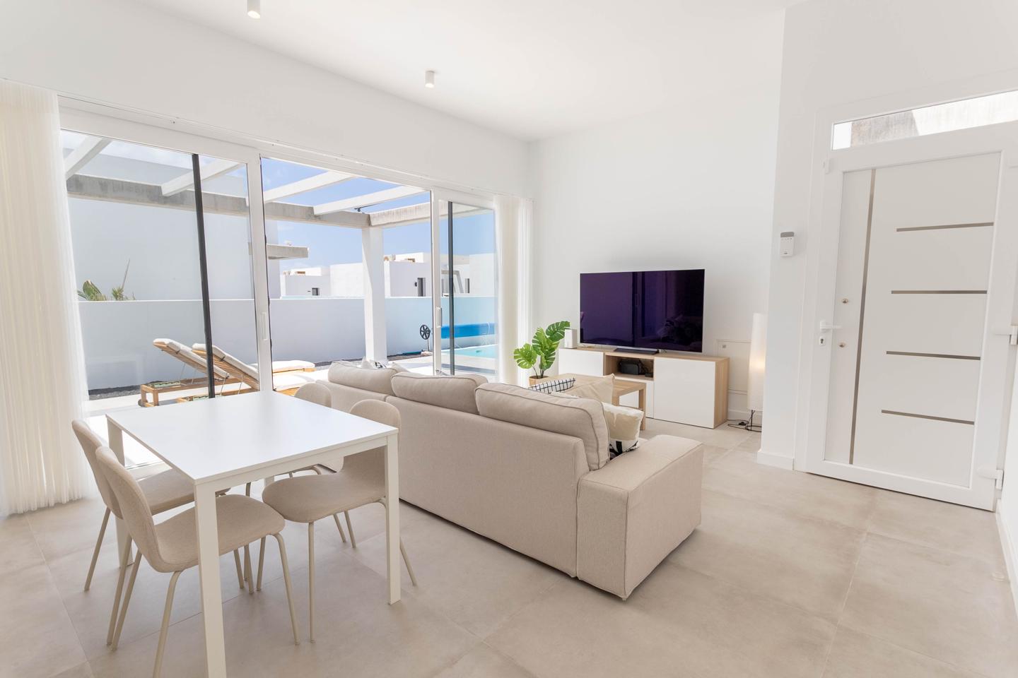 Contemporary 3 Bed Detached Villa With Pool