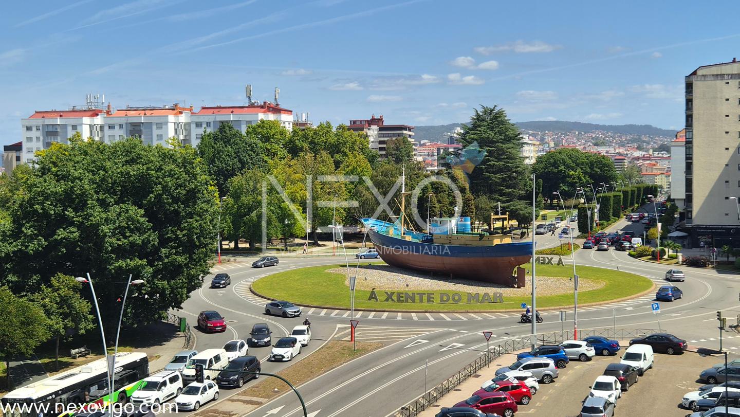 Piso en Avenida de Castelao, Vigo, Pontevedra de 139 m2