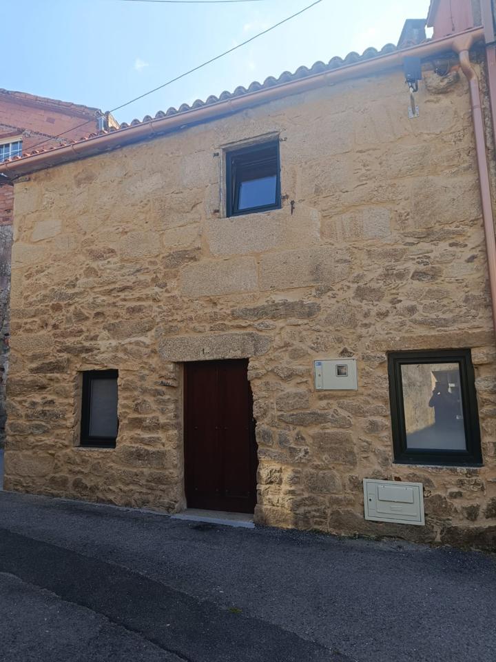 Casa rústica en Paredes Laraño, Paredes de Laraño, La Coruña de 62 m2