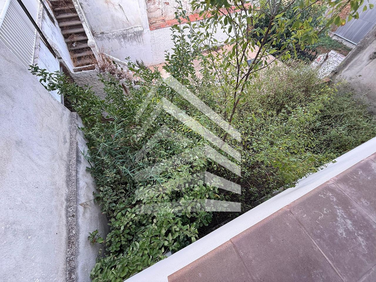 locales-comerciales en navarcles · carrer-ample-08270 48900€