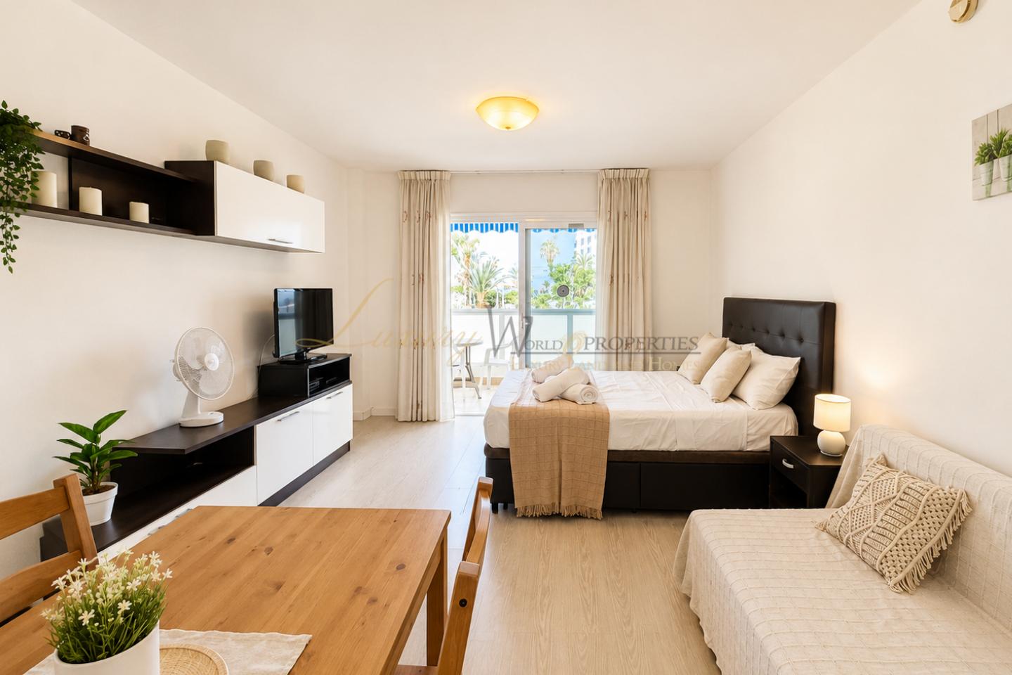 Piso en Calle Víctor Zurita Soler, Playa de las Americas, Santa Cruz de Tenerife de 42 m2