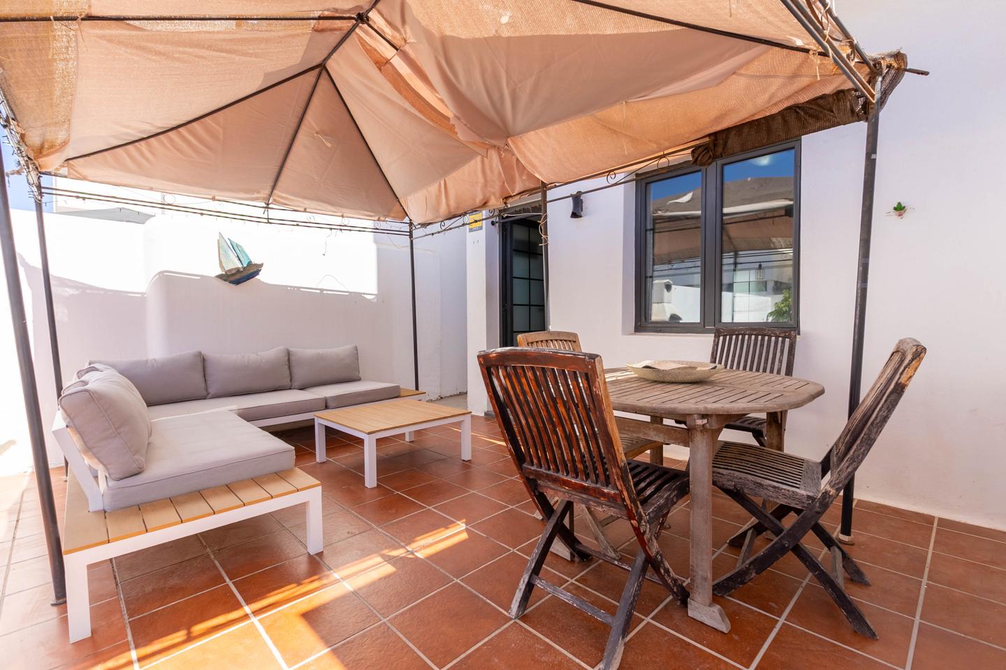 Cosy 2 Bed Duplex With South Facing Terrace
