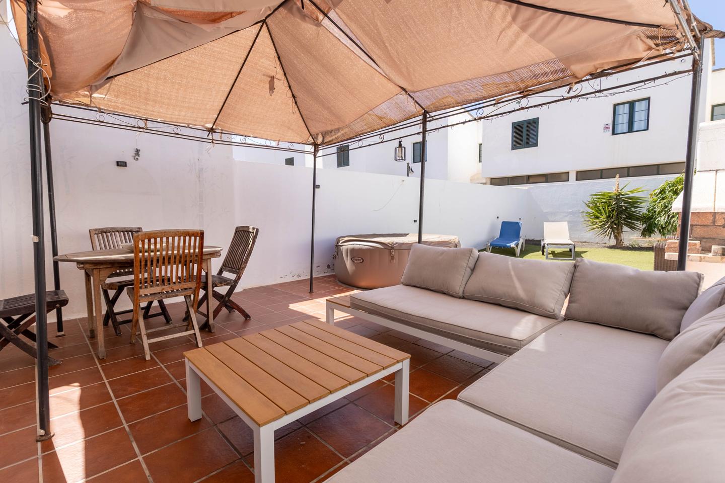 Cosy 2 Bed Duplex With South Facing Terrace