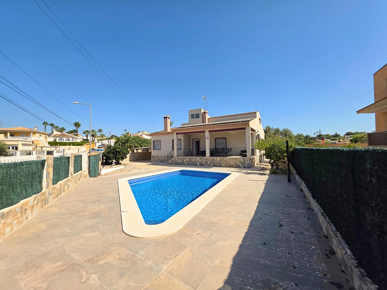 Casa / chalet en Calle Sierra de Cazorla 107, San Fulgencio, Alicante de 240 m2