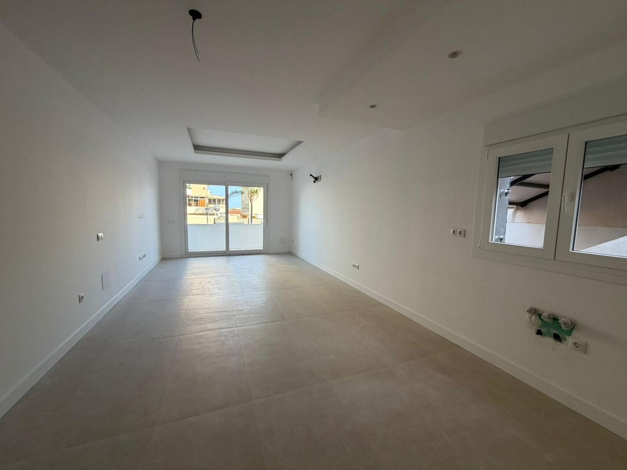 Piso en La Carihuela, Torremolinos, Málaga de 73 m2