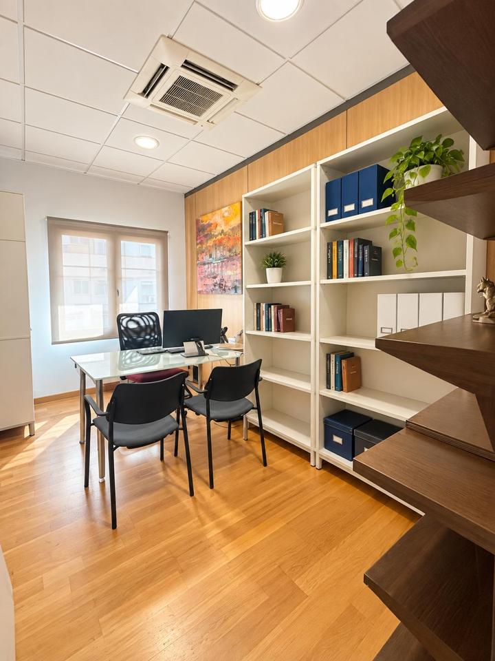 Oficina en Carrer de Francesc de Borja Moll 15, Palma, Illes Balears de 200 m2