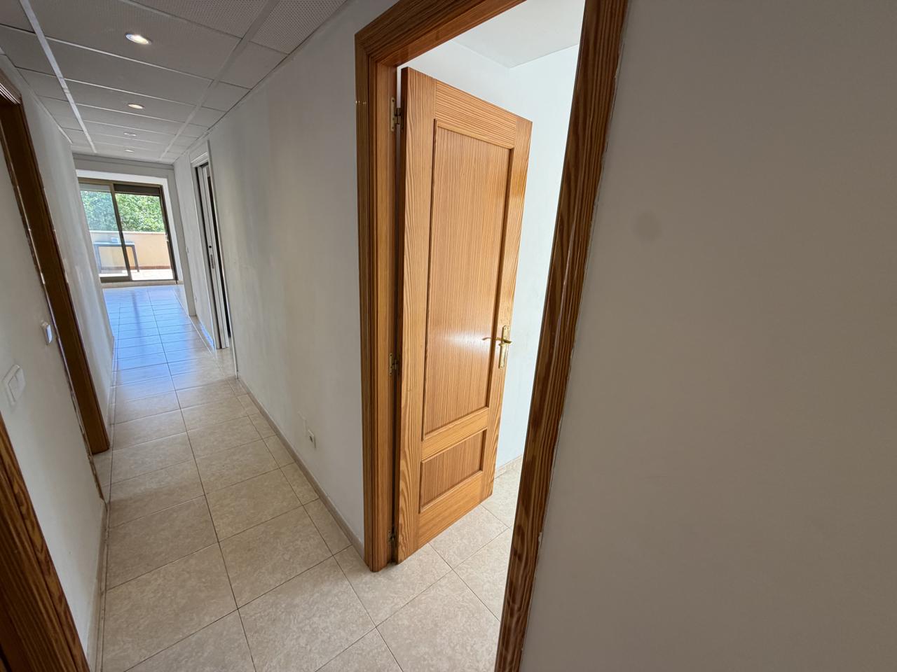 Piso en venta  El Peñón, Málaga  4/32