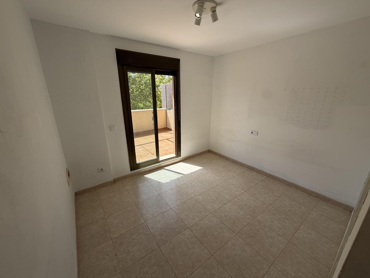 Piso en venta  El Peñón, Málaga  5/32