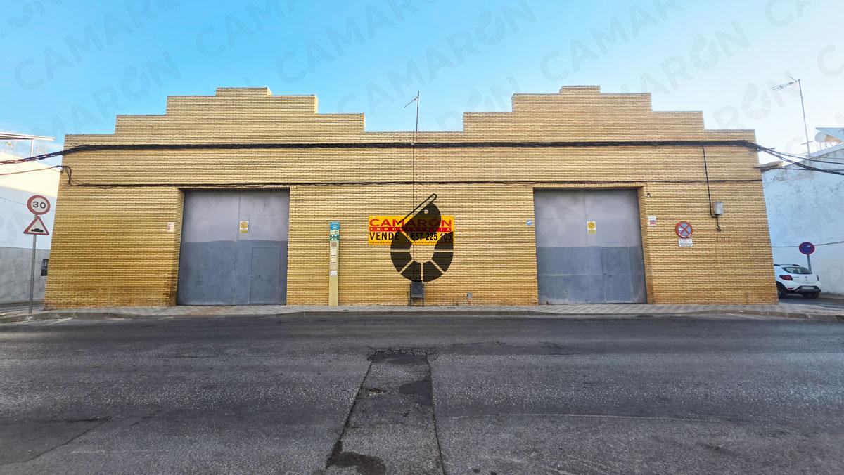 Nave Industrial en venta en Coria del Río de 580 m2 REF:04381
