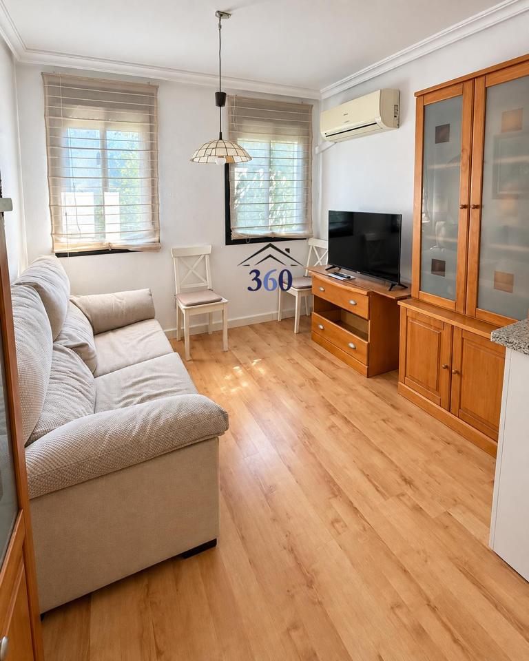 Piso en Calle Miralrío, Cáceres, Cáceres de 60 m2