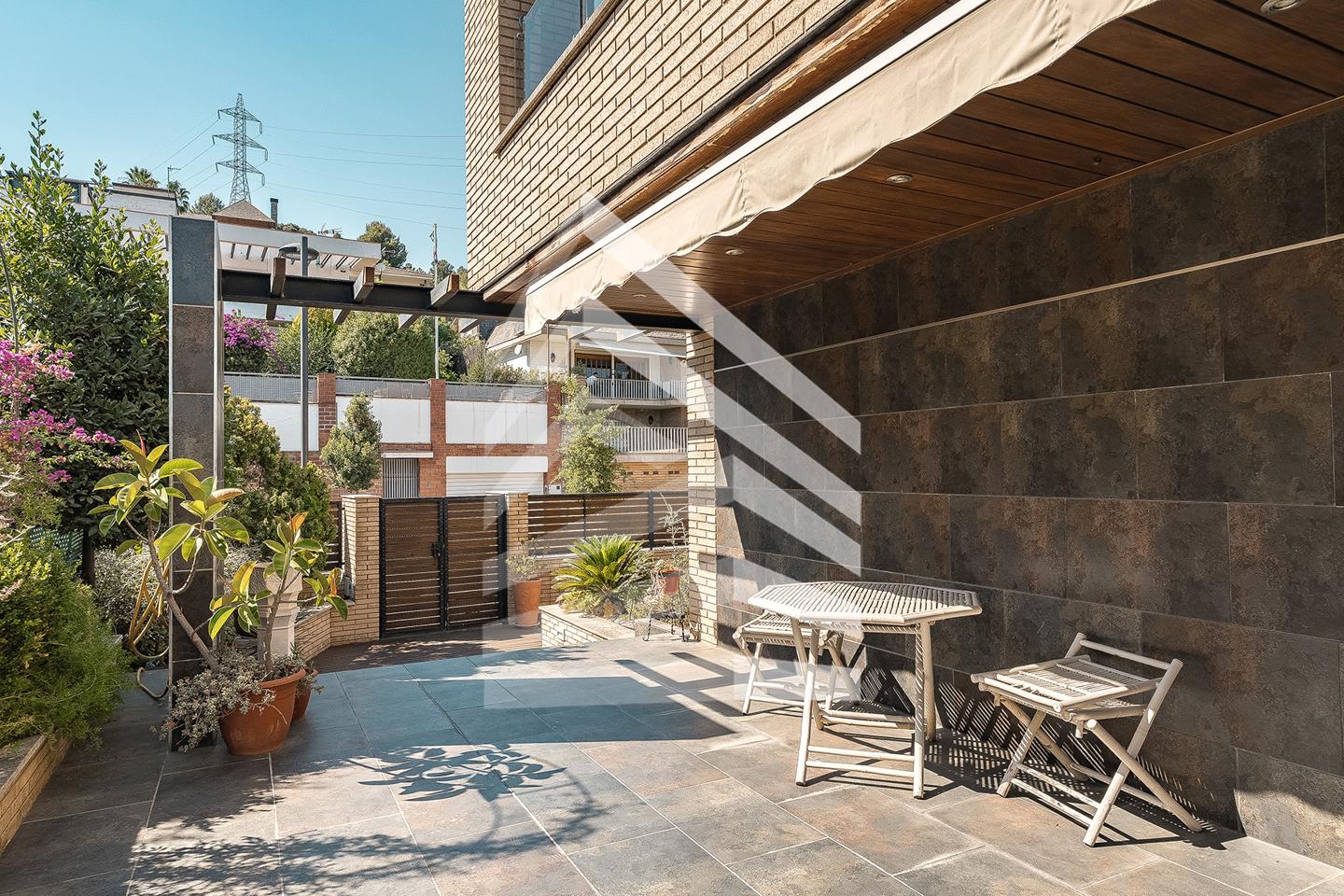 villas en sant-just-desvern · carrer-cacadors-08960 €