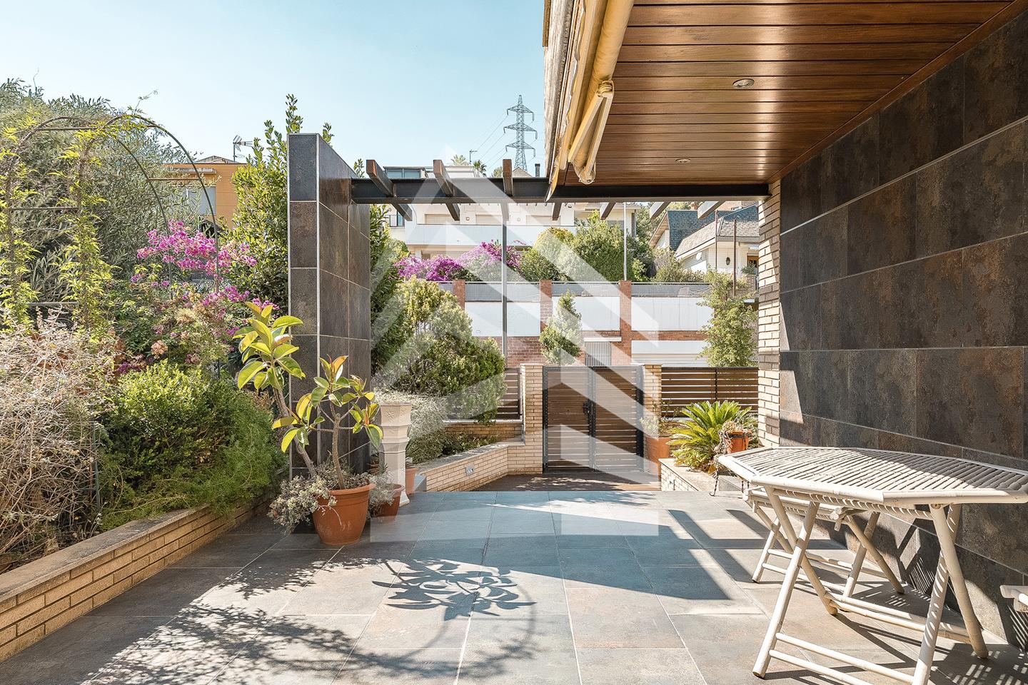 villas en sant-just-desvern · carrer-cacadors-08960 €