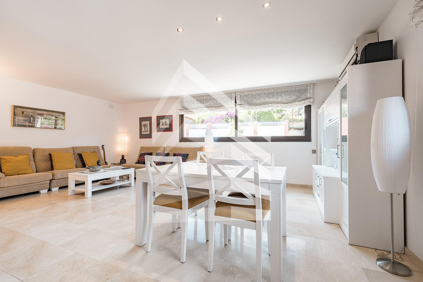 villas en sant-just-desvern · carrer-cacadors-08960 €