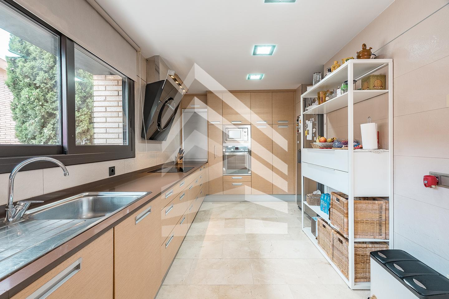 villas en sant-just-desvern · carrer-cacadors-08960 €