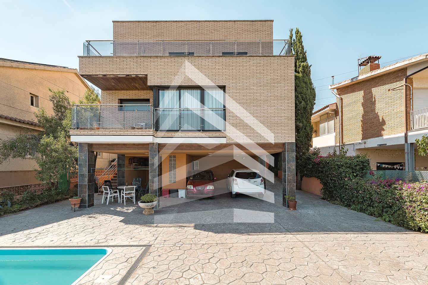 villas en sant-just-desvern · carrer-cacadors-08960 €