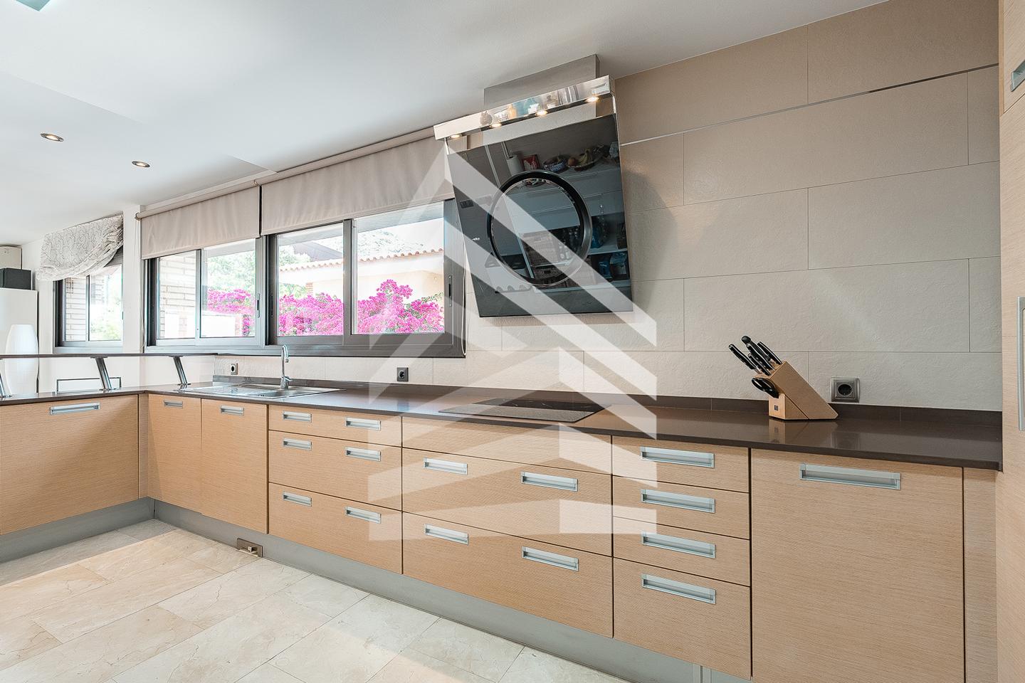 villas en sant-just-desvern · carrer-cacadors-08960 €