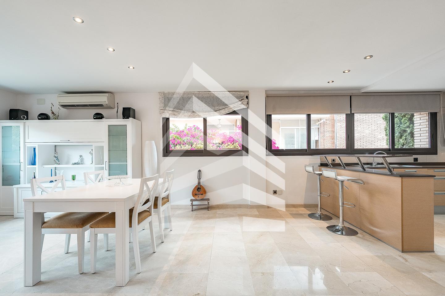 villas en sant-just-desvern · carrer-cacadors-08960 €