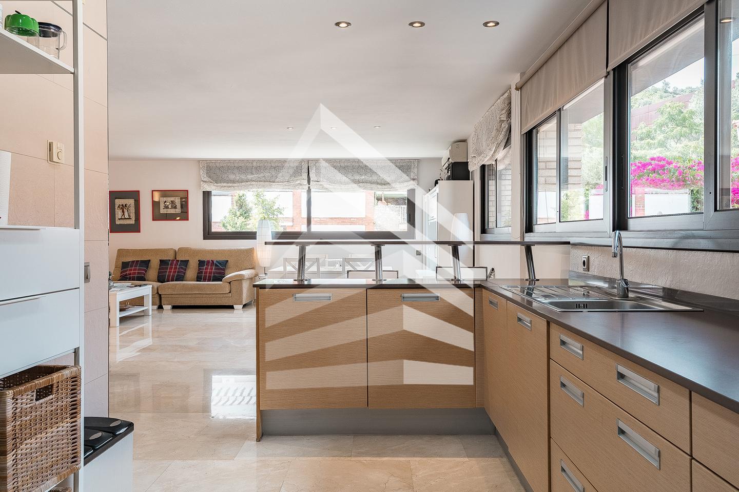 villas en sant-just-desvern · carrer-cacadors-08960 €