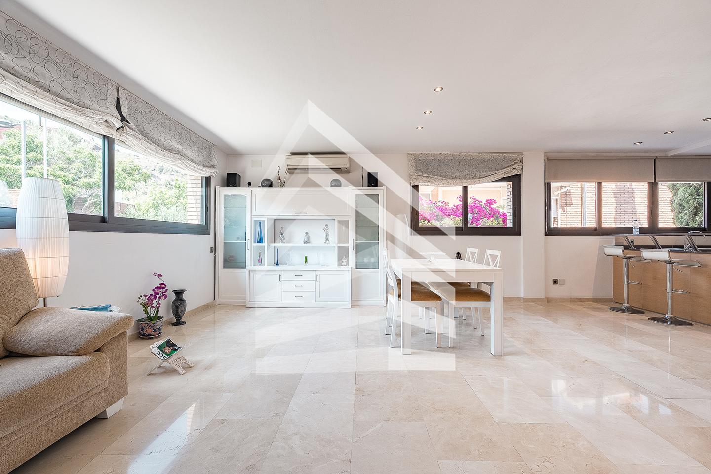 villas en sant-just-desvern · carrer-cacadors-08960 €