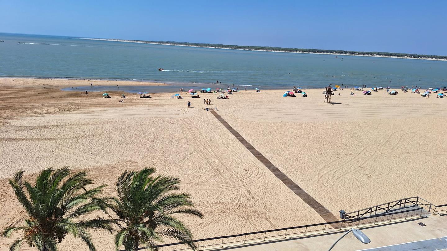 Apartamento en 1º linea de playa con vistas al mar. 4