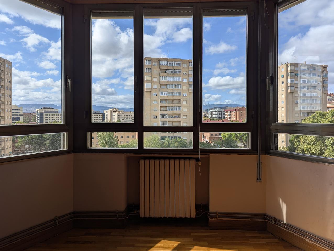Piso en venta en Logroño zona Calle Villamediana, 26003