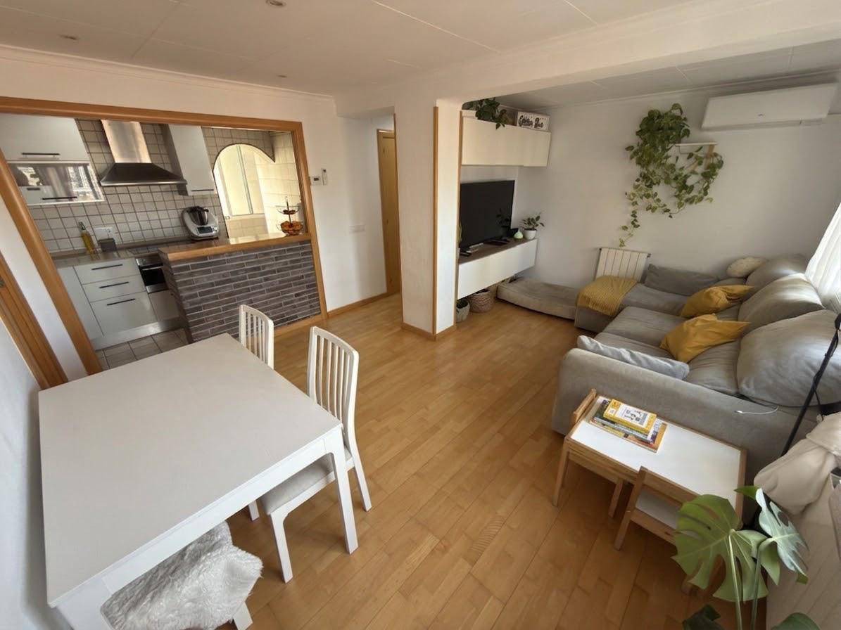Piso en Passatge de Cristòfor Llargués I Campmany, Cornellà de Llobregat, Barcelona de 65 m2