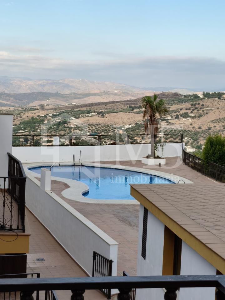 Piso en Alcaucín, Málaga de 86 m2